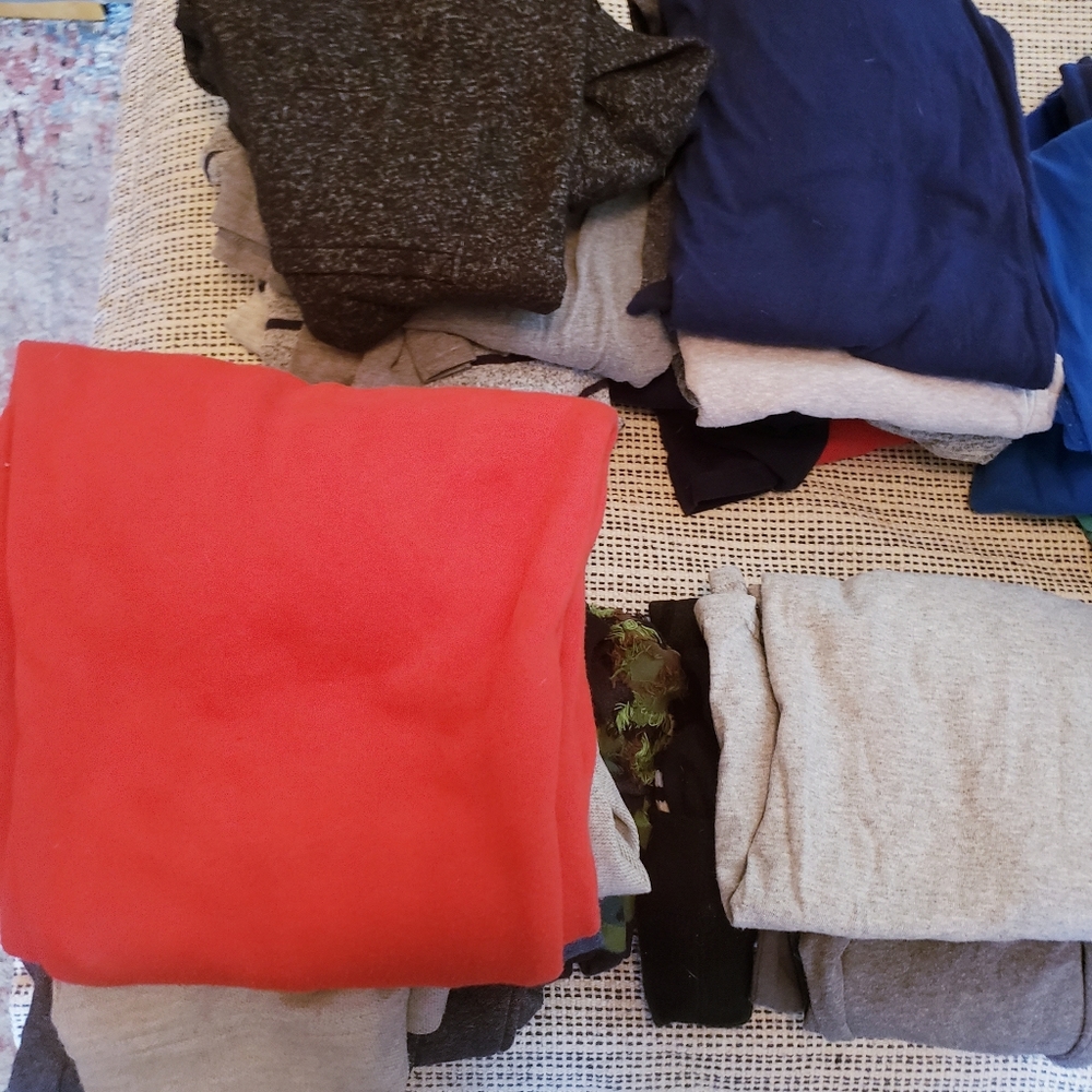 HUGE bundle of boys clothes- sizes Boys XL/XLL to Men's small